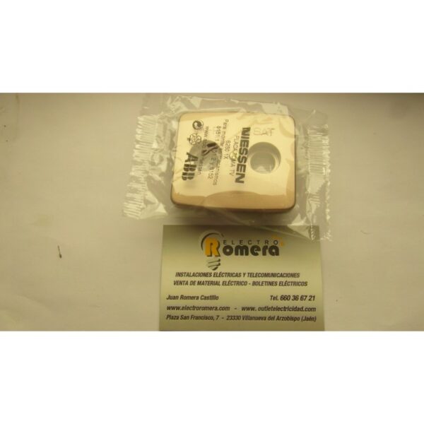 Tapa para toma TV-R/SAT cobre 8250.1 CU 1 Tapa para toma TV-R/SAT cobre 8250.1 CU