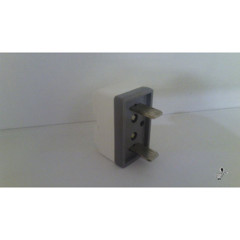 CLAVIJA CONVERTIDORA ADAPTADORA II NORMAL BLANCA 3024 B 3 CLAVIJA CONVERTIDORA ADAPTADORA II NORMAL BLANCA 3024 B