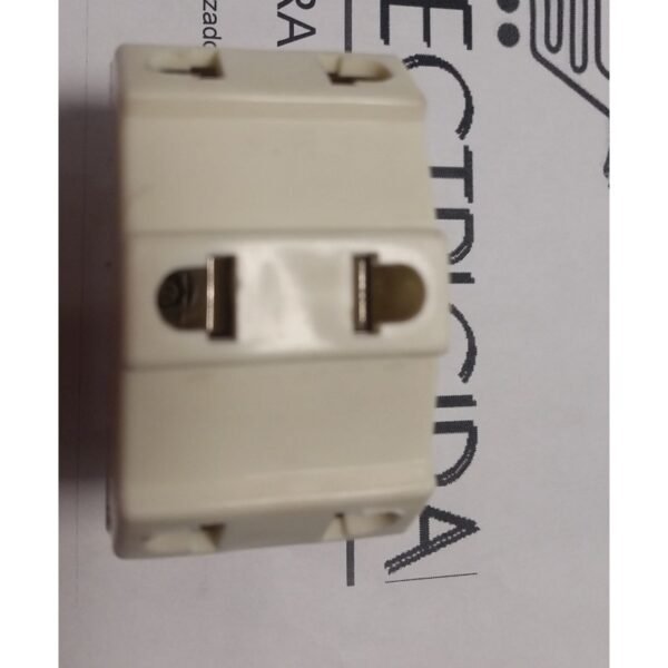 ADAPTADOR METROPOLIS A 3 ENCHUFES CLAVIJA ANCHA 1 ADAPTADOR METROPOLIS A 3 ENCHUFES CLAVIJA ANCHA
