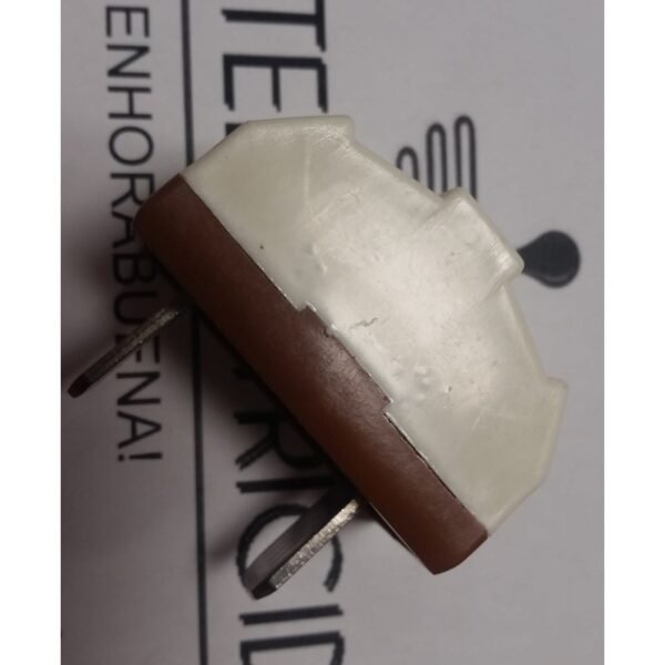 ADAPTADOR METROPOLIS A 3 ENCHUFES CLAVIJA ANCHA 3 ADAPTADOR METROPOLIS A 3 ENCHUFES CLAVIJA ANCHA