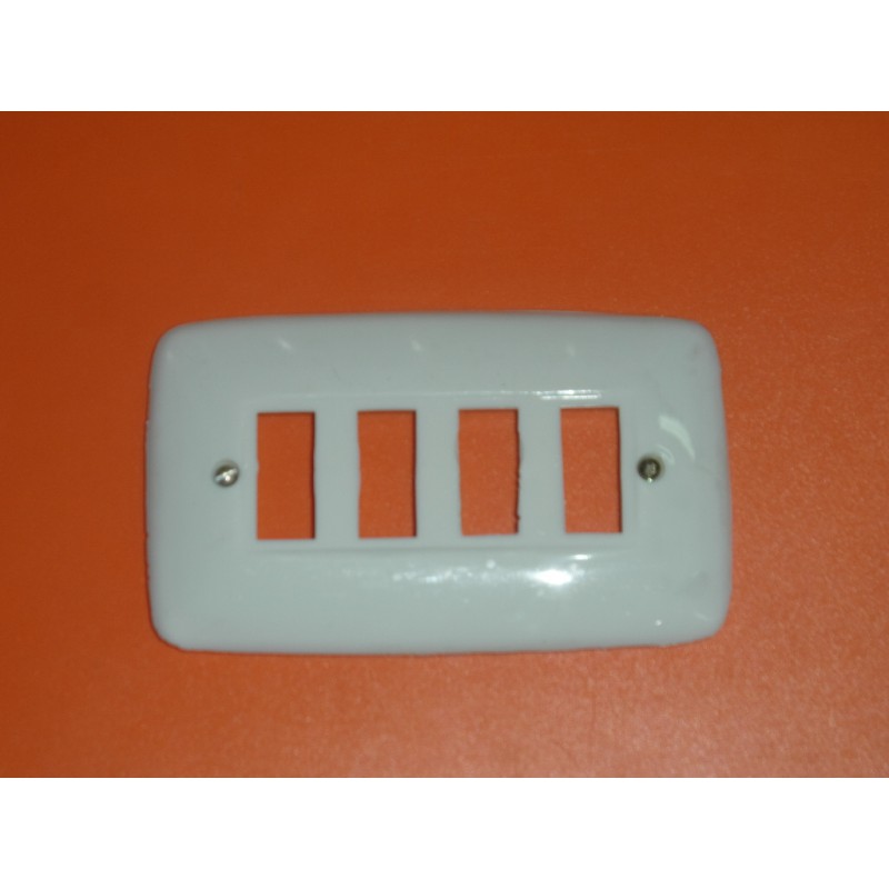 Placa pequeña de cuatro elementos 16048