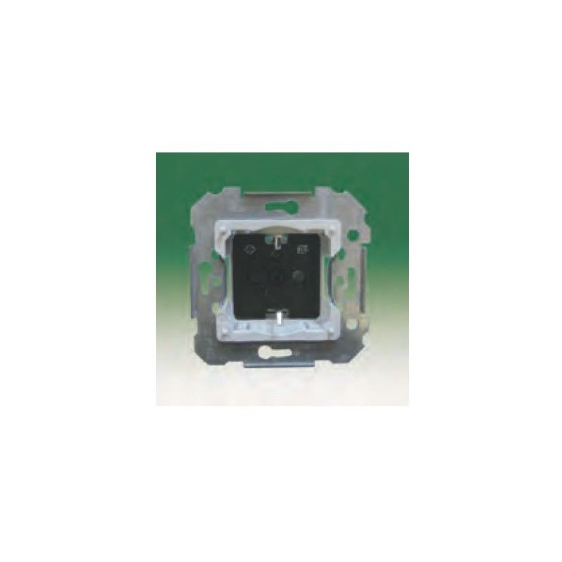 BASE DE ENCHUFE 2P+TT LATERAL BJC 18524