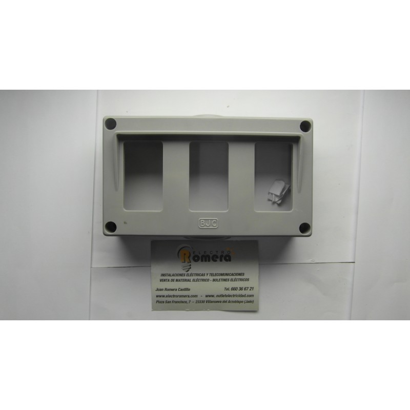 TAPA SUPERFICIE PARA 3 MECANISMOS COLOR GRIS