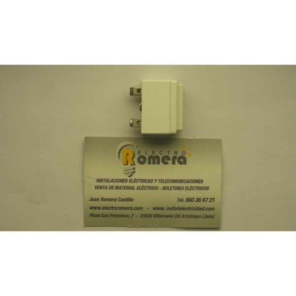 ENCHUFE BLANCO PARA CLAVIJA AMERICANA  1 MODELO BJC