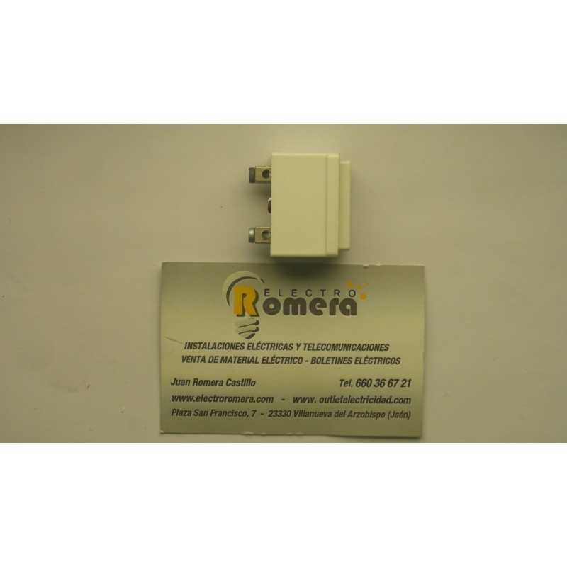 ENCHUFE BLANCO PARA CLAVIJA AMERICANA  1 MODELO BJC