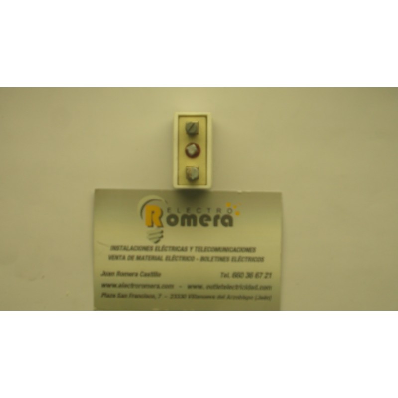 ENCHUFE BLANCO PARA CLAVIJA AMERICANA  1 MODELO BJC