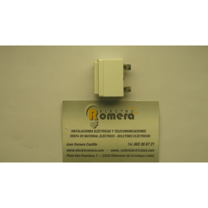 ENCHUFE BLANCO PARA CLAVIJA AMERICANA  1 MODELO BJC