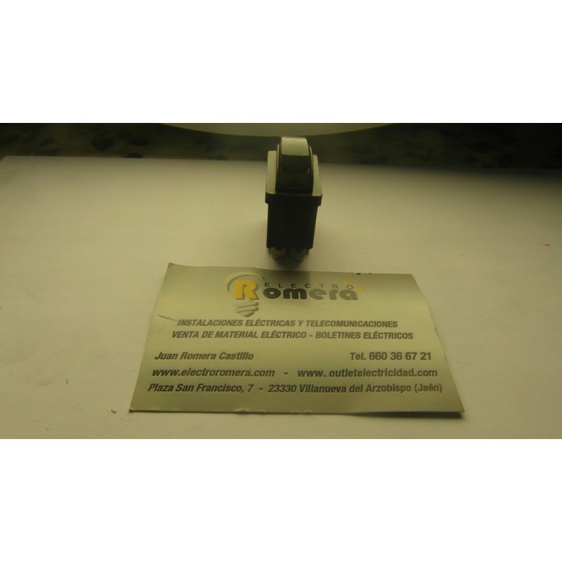 CONMUTADOR NEGRO 446 N