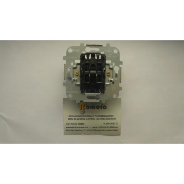 TOMA DE TELEFONO RJ 45 8 CONTACTOS MECANISMOS SERIE DE LUJO 1 TOMA DE TELEFONO RJ 45 8 CONTACTOS MECANISMOS SERIE DE LUJO