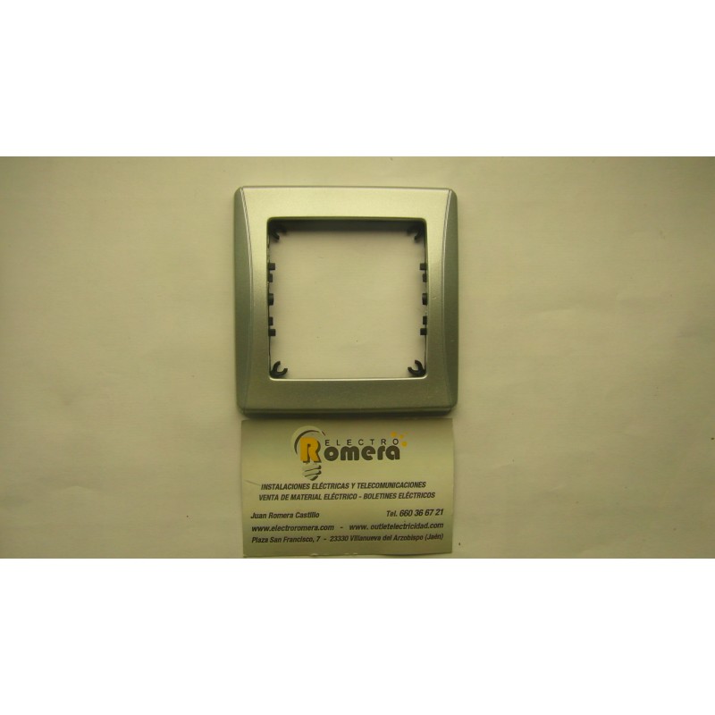 MARCO 1 ELEMENTO MAS EMBELLECEDORES PLATA ALUMINIO 70452.29