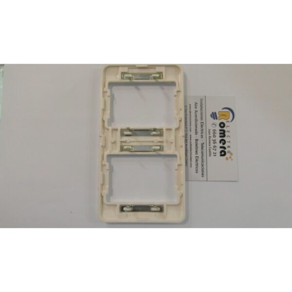 PLACA 2 ELEMENTOS VERTICAL SERIE SIGNO BLANCO 2372 BA 3 PLACA 2 ELEMENTOS VERTICAL SERIE SIGNO BLANCO 2372 BA