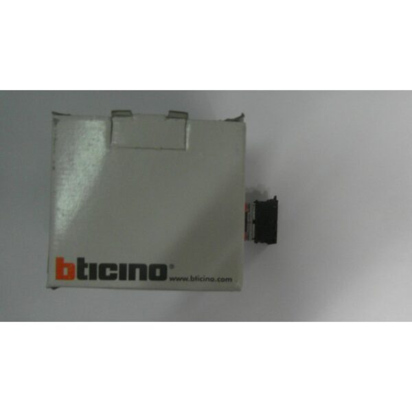 CONECTOR RJ 45 UTP CAT 5E NEGRO  BITICINO