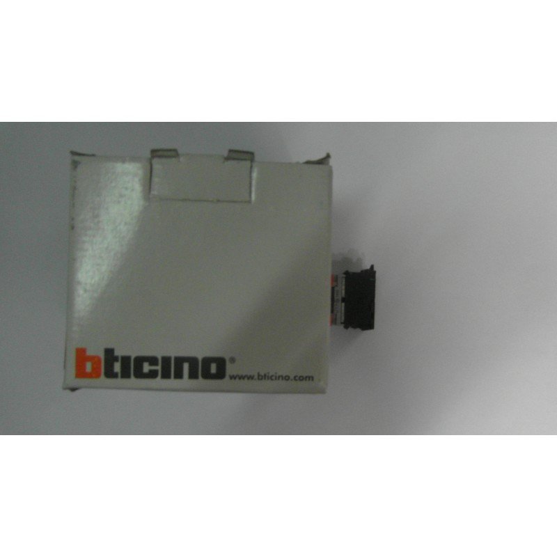 CONECTOR RJ 45 UTP CAT 5E NEGRO BITICINO 4 CONECTOR RJ 45 UTP CAT 5E NEGRO BITICINO