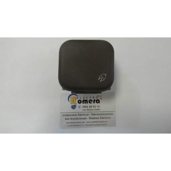 ENCHUFE SCHUKO 2P + T CON TAPA 3 ENCHUFE SCHUKO 2P + T CON TAPA