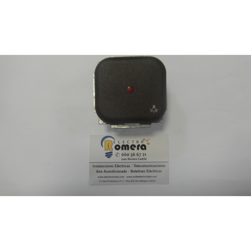 PULSADOR LUZ CON VISOR MARRON 7304.2