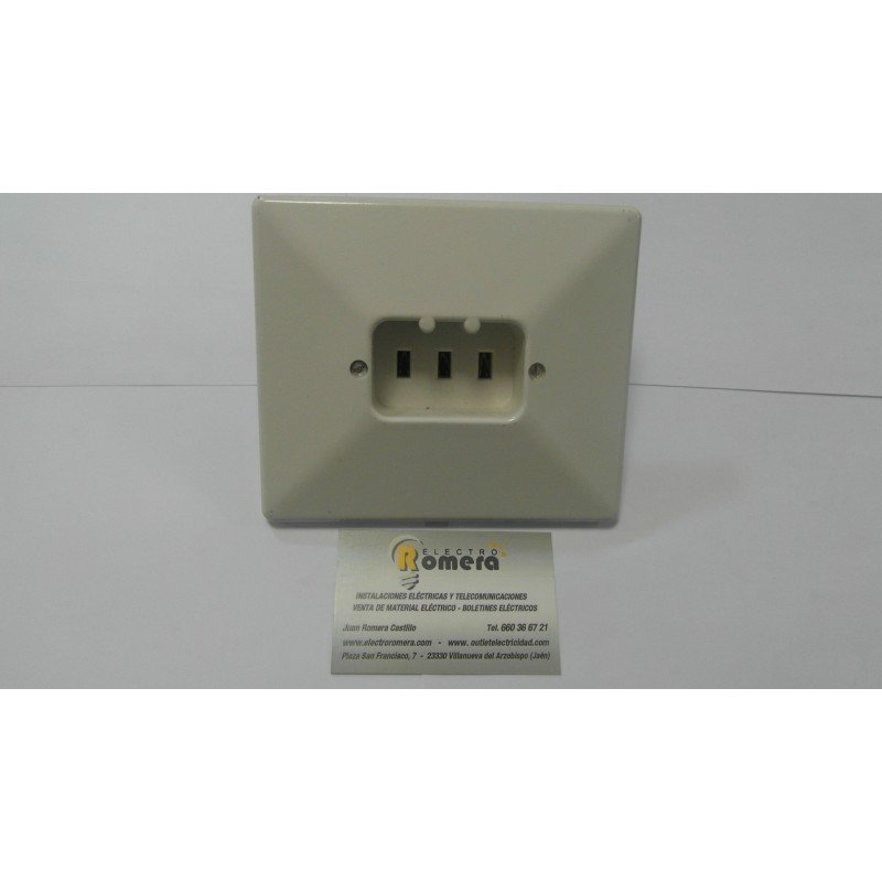 ENCHUFE BIPOLAR 2P+T