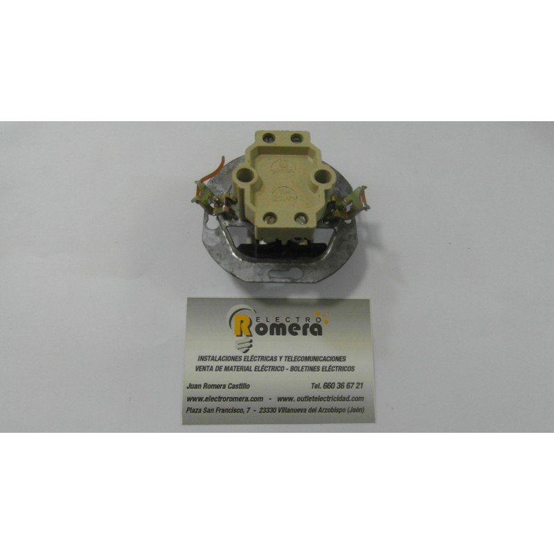 GRUPO DE DOS INTERRUPTORES SIMON 32 BLANCO 3 GRUPO DE DOS INTERRUPTORES SIMON 32 BLANCO