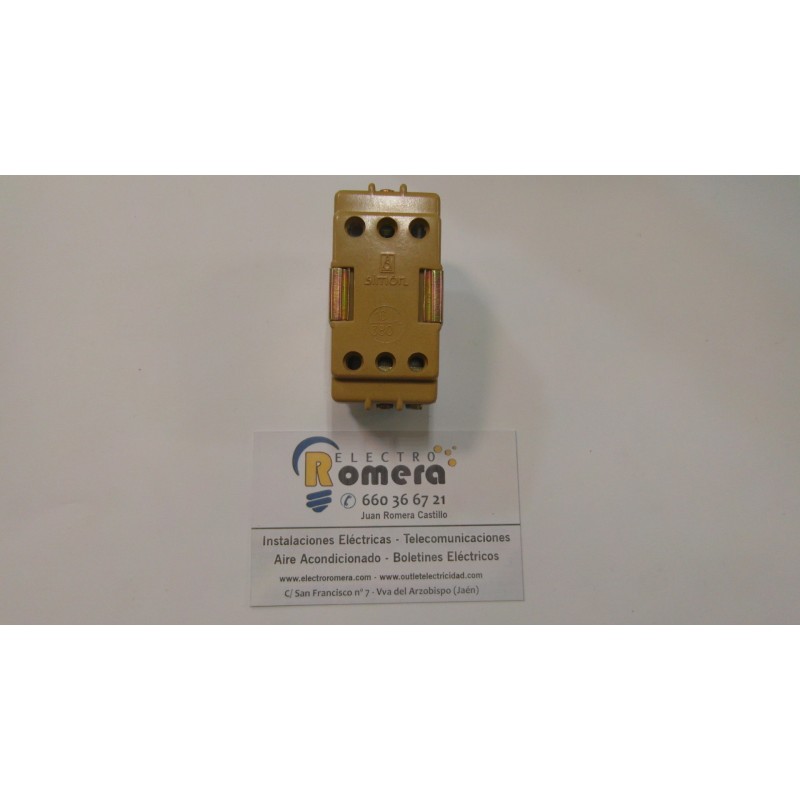 CONMUTADOR 16A 250V BLANCO 3 CONMUTADOR 16A 250V BLANCO