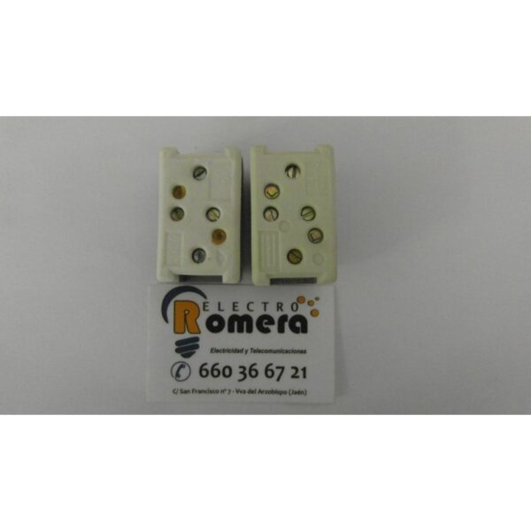 BASE ENCHUFE DIFERENCIAL III CON T.T GRIS 16A 380V EUNEA/BJC 3 BASE ENCHUFE DIFERENCIAL III CON T.T GRIS 16A 380V EUNEA/BJC