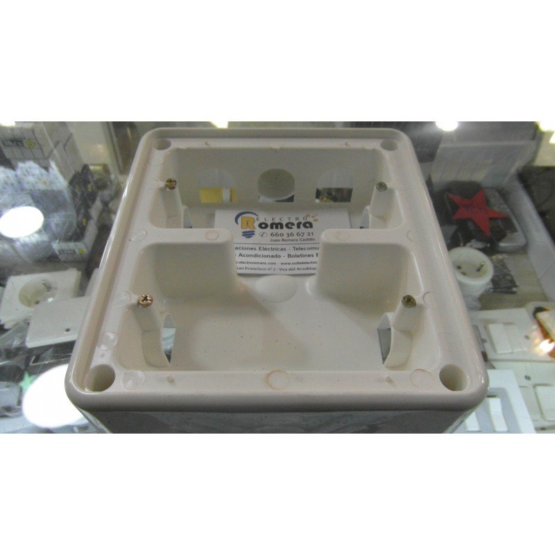 ZOCALO PARA 8 ELEMENTOS PARA PLACA140 X 152 STYLO SERIE 4000 BLANCO ALPINO