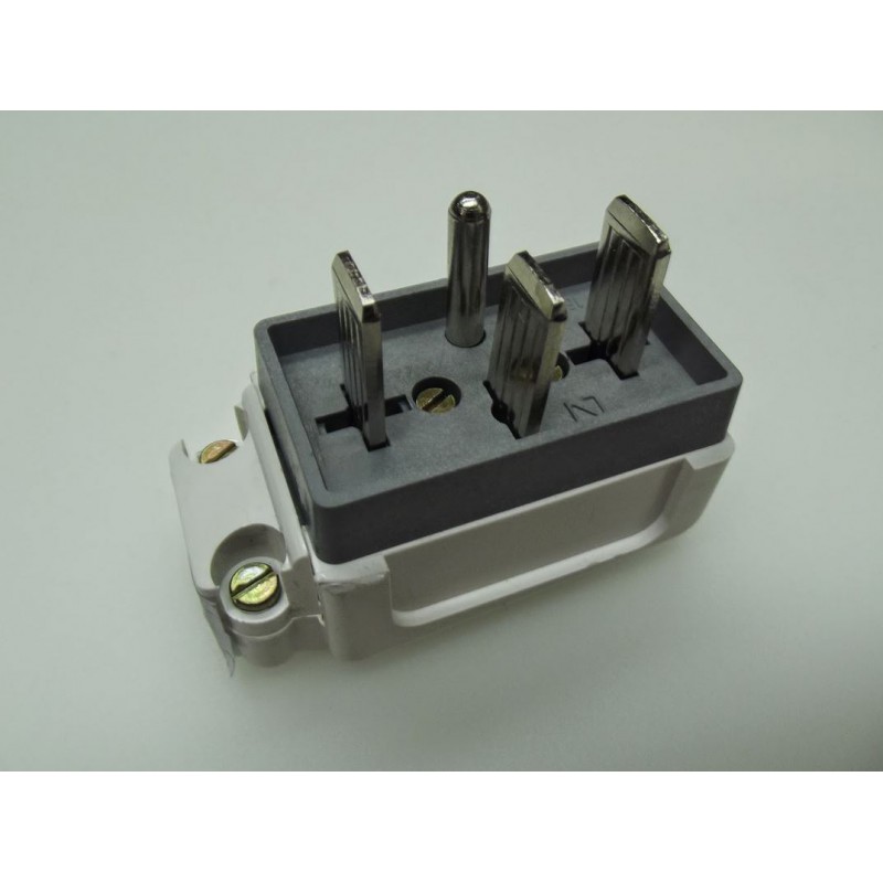 CLAVIJA III CON TT 16A 380V