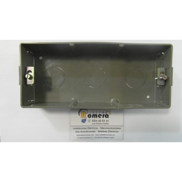 CAJA EMPOTRAR PARA 4 MECANISMOS 1 CAJA EMPOTRAR PARA 4 MECANISMOS