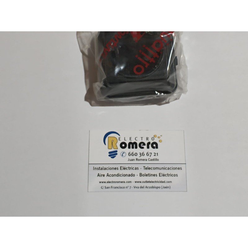 PLACA BASE TOMA TIERRA DESPLAZAMIENTO NEGRO FONTINI QUATTRO