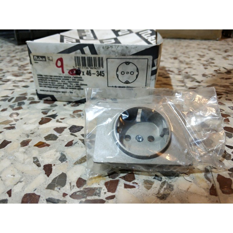 EMBELLECEDOR ENCHUFE BIPOLAR + TT NIKO GRIS