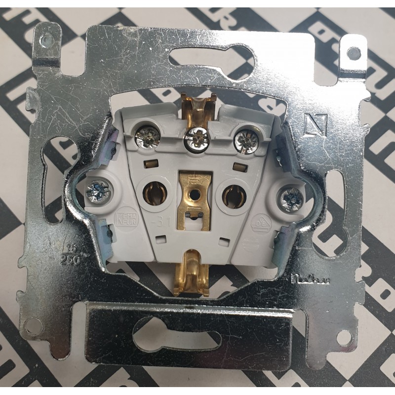 BASE SCHUKO 07-341 NIKO