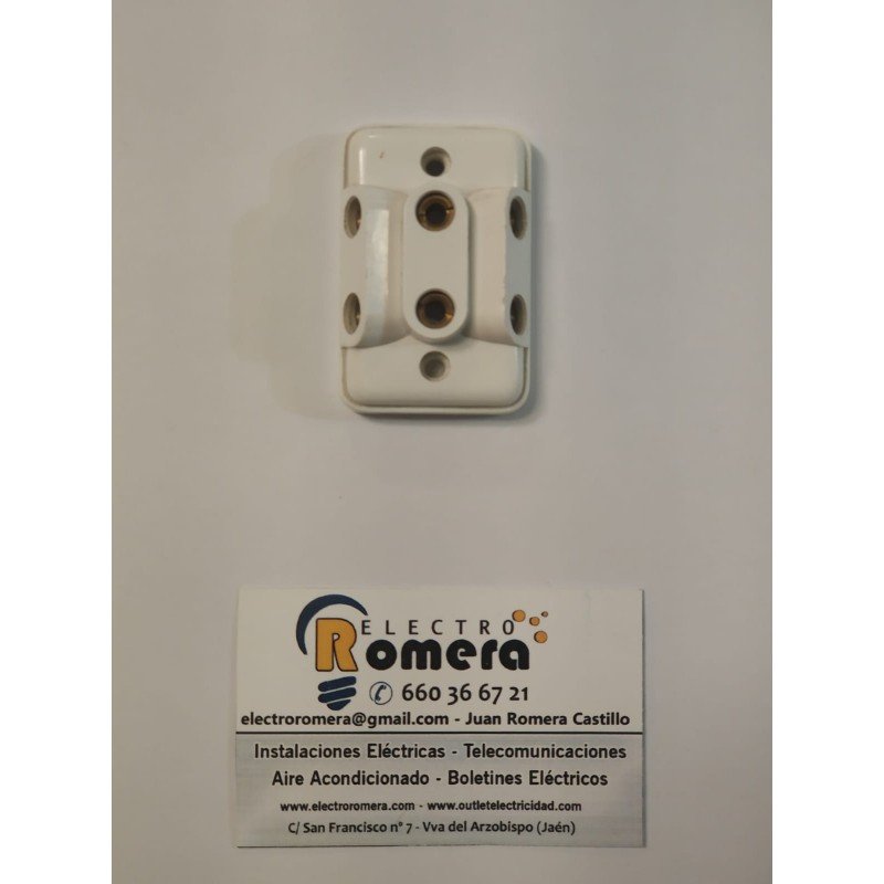 BASE TRIPLE DE ENCHUFE BLANCA