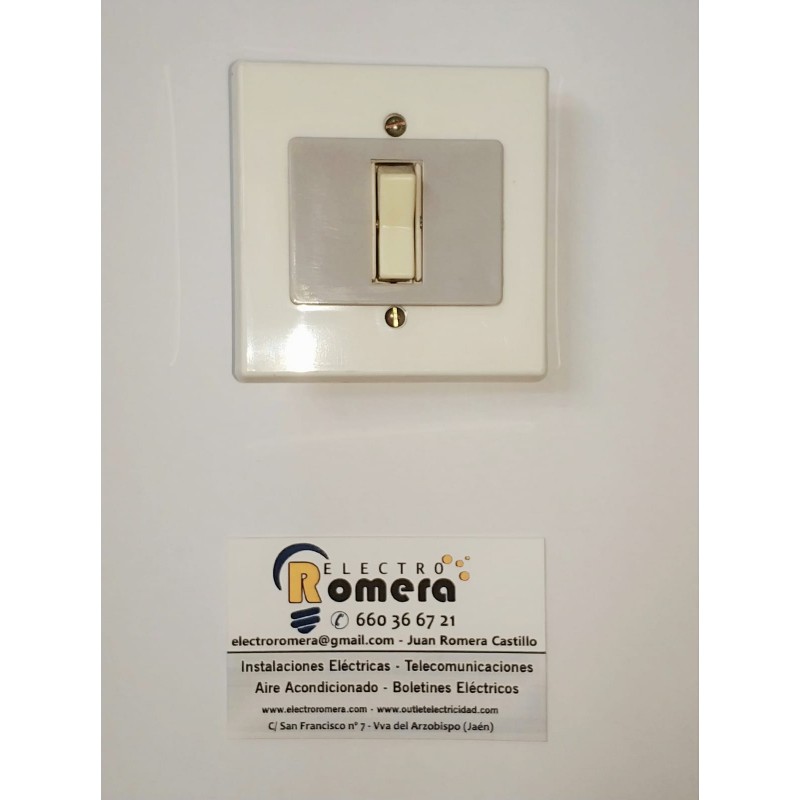 PLACA CON MECANISMO CRUZAMIENTO 10A 250V BJC BLANCO/GRIS