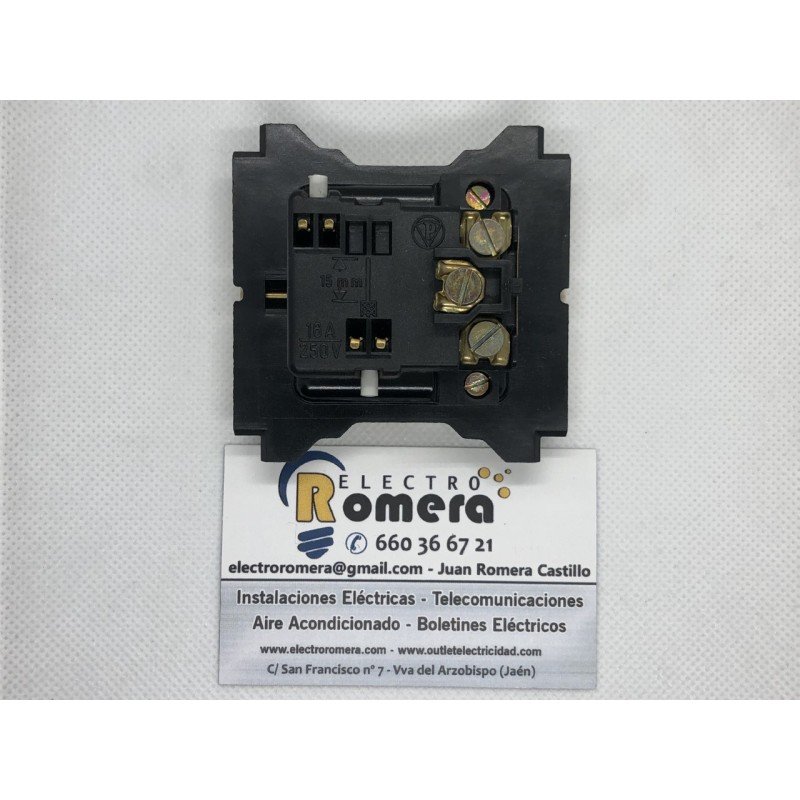 PULSADOR DE CAMPANA + ENCHUFE 3P MARFIL ARLANZA 3 PULSADOR DE CAMPANA + ENCHUFE 3P MARFIL ARLANZA