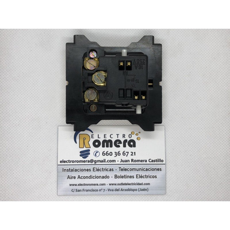 INTERRUPTOR + ENCHUFE 3P MARFIL ARLANZA