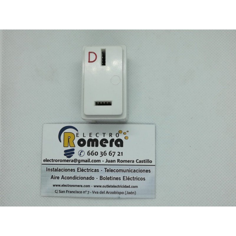 BASE ENCHUFE III GRIS EUNEA METROPOL