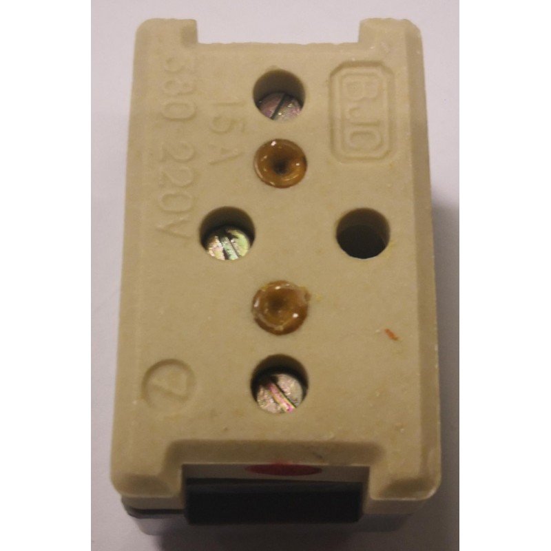 BASE ENCHUFE TRIPOLAR 16A 380V GRIS