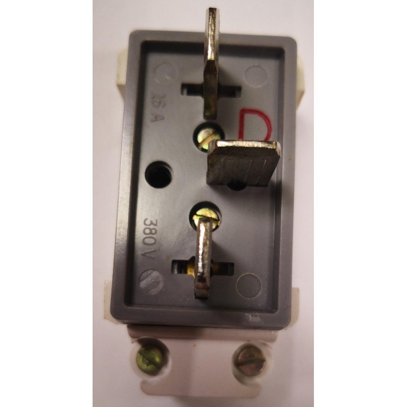 CLAVIJA DE ENCHUFE DIFERENCIALES TRIPOLAR