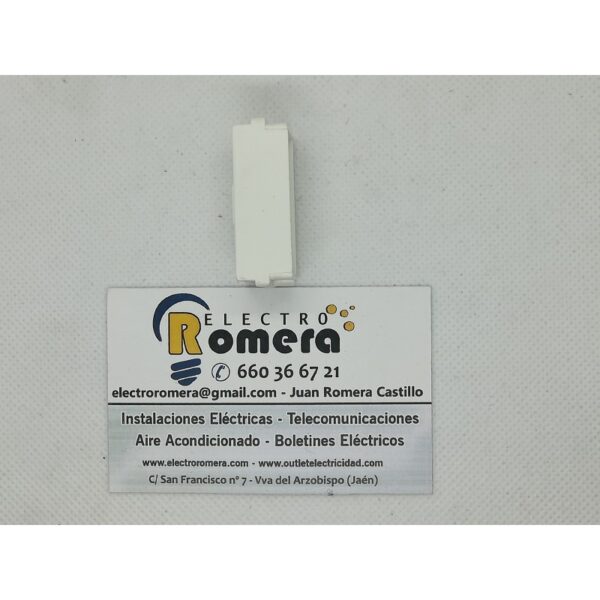 BJC SALIDAS CORDON SERIE LINEAL 10A 250V. 4 BJC SALIDAS CORDON SERIE LINEAL 10A 250V.