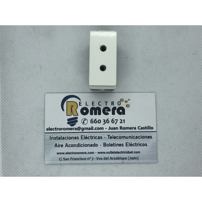 BASE ENCHUFE MIGNON 2P SERIE LINEAL 10A 250V