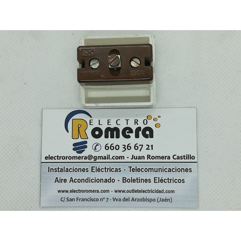 BASE ENCHUFE BIPOLAR  Y TOMA DE TIERRA CON ADAPTADOR AMERICANO  BJC  BLANCO