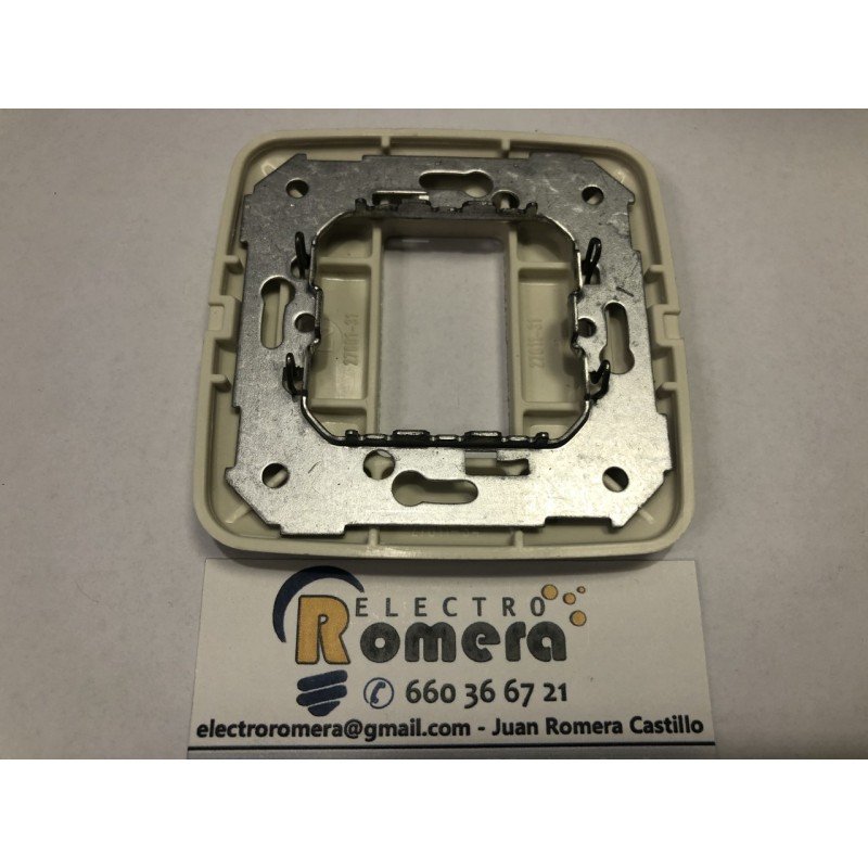 PLACA 1 ELEMENTO CUADRADA SIN GARRAS Y CON BASTIDOR MARFIL SIMON SERIE 27 27601-31 3 PLACA 1 ELEMENTO CUADRADA SIN GARRAS Y CON BASTIDOR MARFIL SIMON SERIE 27 27601-31