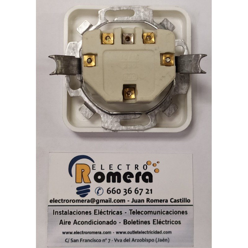 BASE ENCHUFE TT DESPLAZADA SEGURIDAD 10024