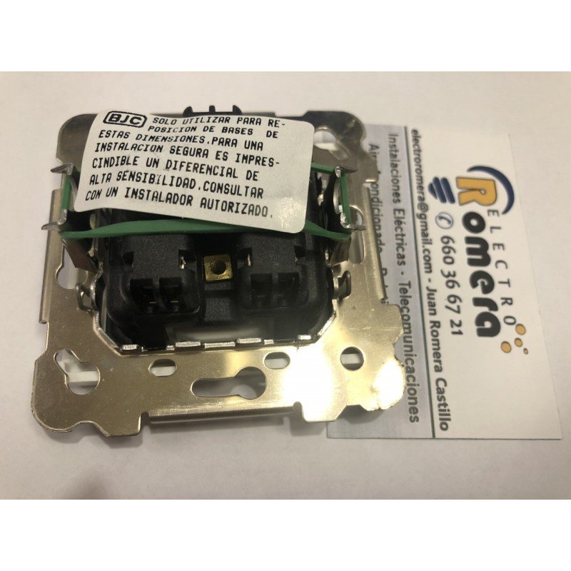 BASE ENCHUFE BIPOLAR BLANCO BJC IRIS 18022