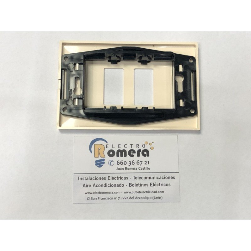 PLACA EMBELLECEDORA MARFIL PLASTIMETAL 103-2 3 PLACA EMBELLECEDORA MARFIL PLASTIMETAL 103-2