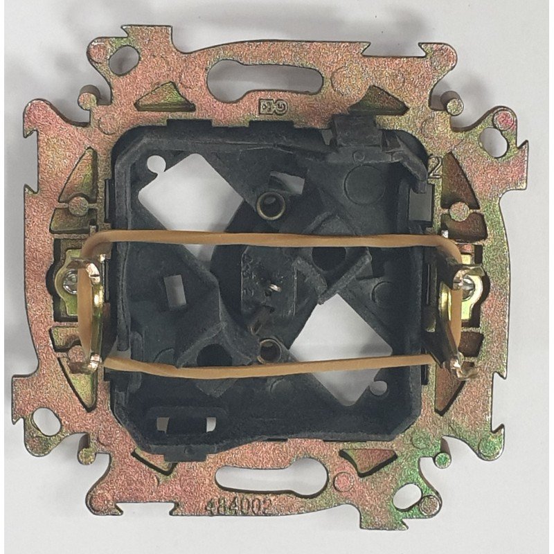 TOMA PARA ALTAVOZ S/DIN 41529 GARRAS 30585.99