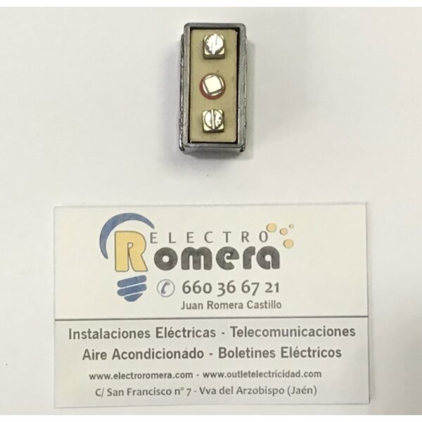 BASE DE ENCHUFE NORMAL MARRÓN 10 A 250 V BJC 465 3 BASE DE ENCHUFE NORMAL MARRÓN 10 A 250 V BJC 465