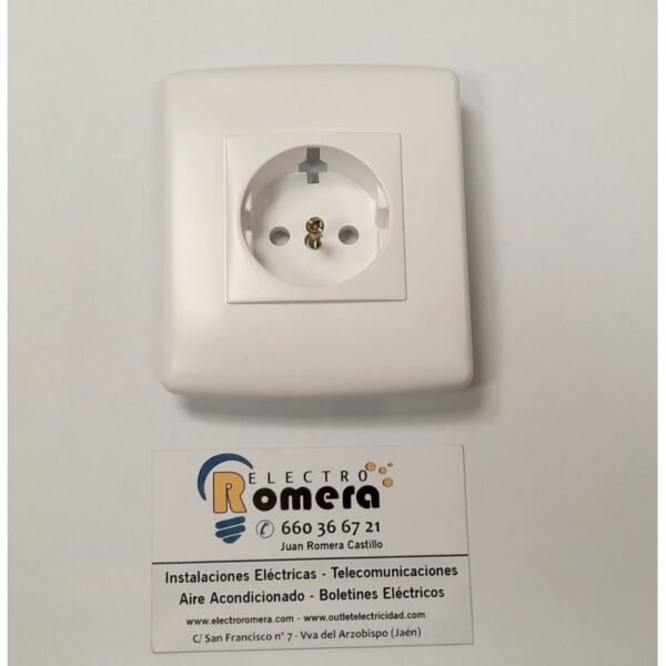 ENCHUFE  MONONOLOCK PARA  BASE 2P+TTL 10/16A 250V MONOBLOCK EUNEA MERLIN GERIN BLANCO POLAR 40040.18