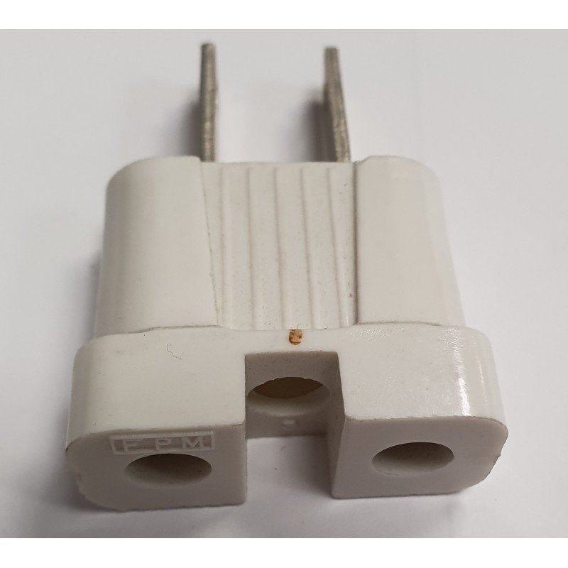 Adaptador Clavija Europeo A Americano Color blanco FPM 10A