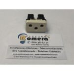 ENCHUFE BIPOLAR CON TOMA DE TIERRA DESPLAZADA RECUPERADA 10-16A 250V 4106