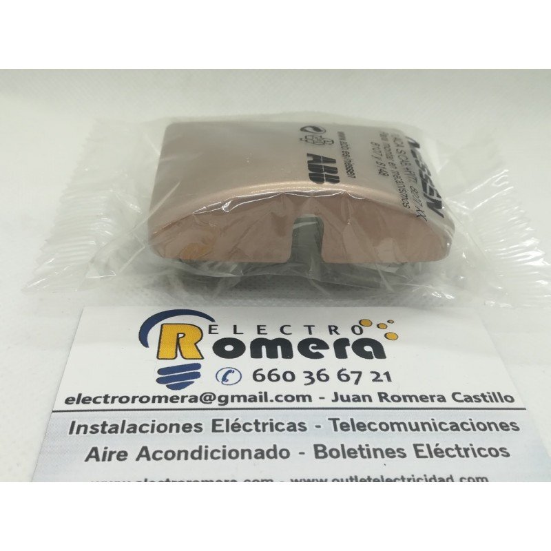 TAPA PARA SALIDA DE CABLES PARA PULSADOR TIRADOR SERIE ARCO COBRE 8207 CU