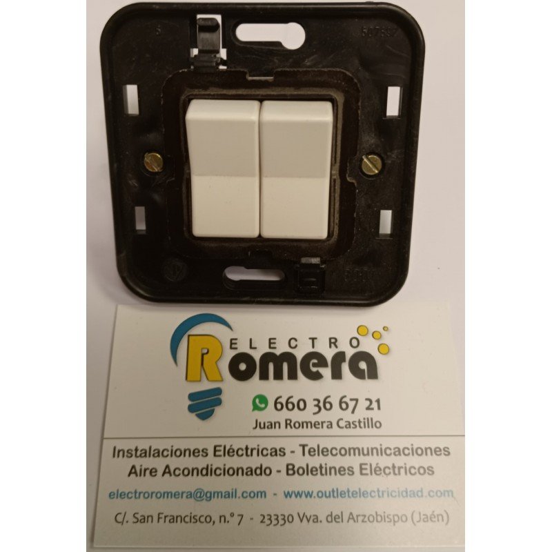 DOBLE CONMUTADOR PLASTIMETAL BLANCO